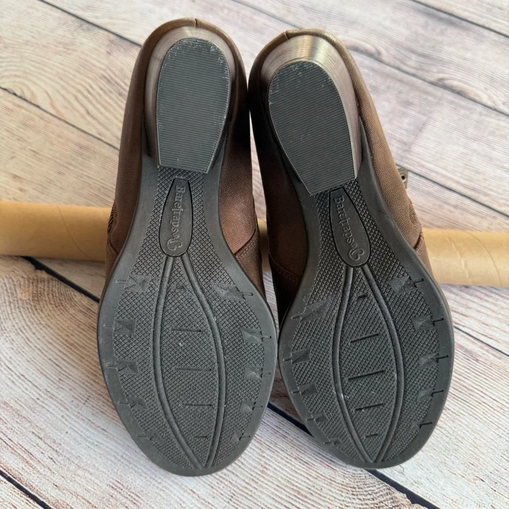 BareTraps Roper Zip Up Round Almond Toe Block Heel Brown Ankle Booties - Picture 6 of 11